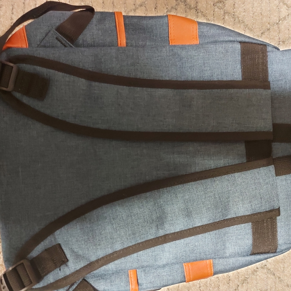Women's Backpack - Picture 5 of 8